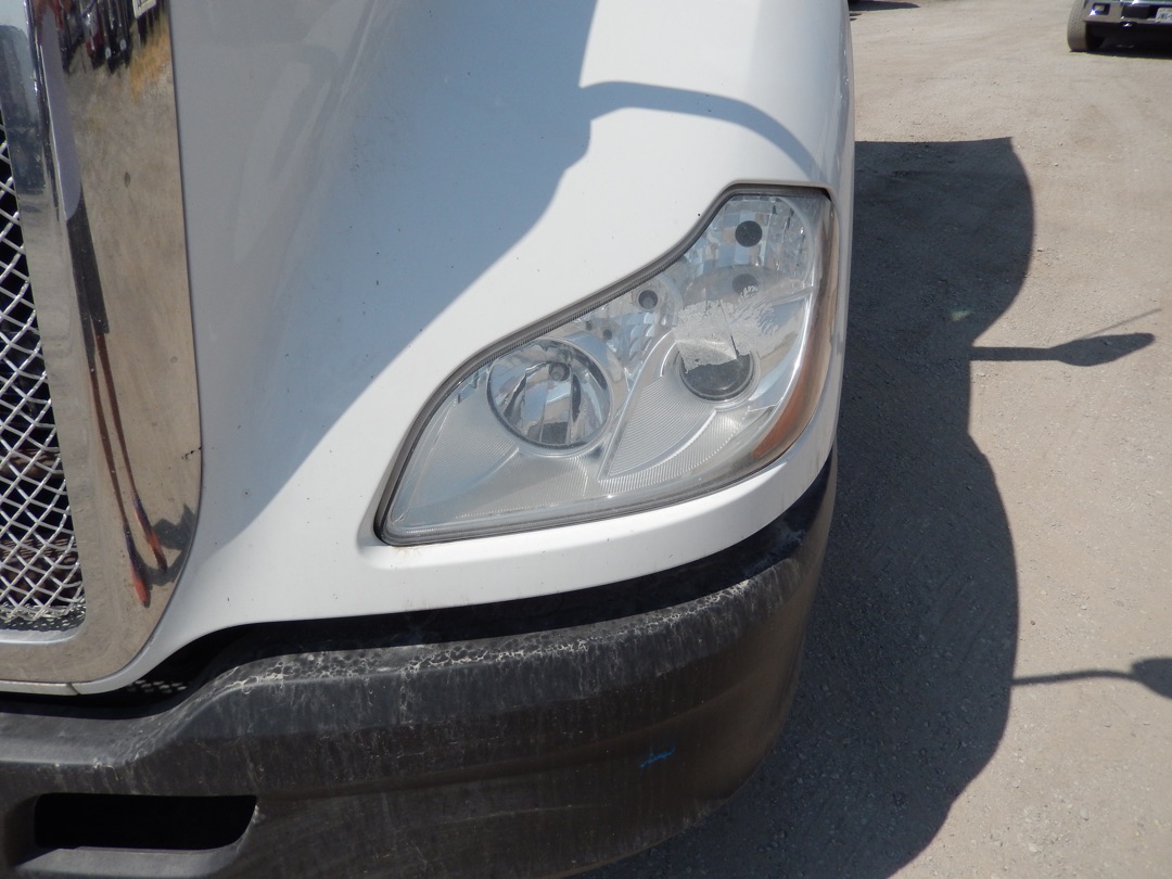 2017 KENWORTH T680 - Image 32